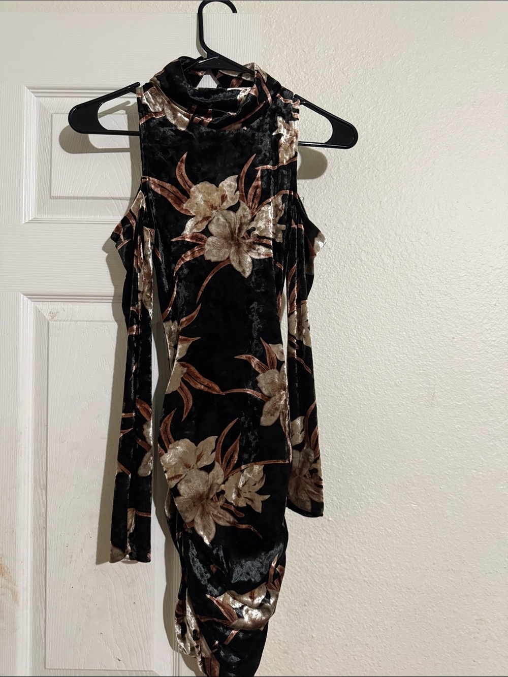 Black Velvet Floral Cold-Shoulder Long-Sleeve Dress